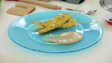 Brochettes de poulet, sauce satay