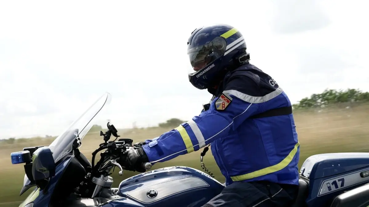 100 jours Avec les gendarmes des autoroutes de Champagne