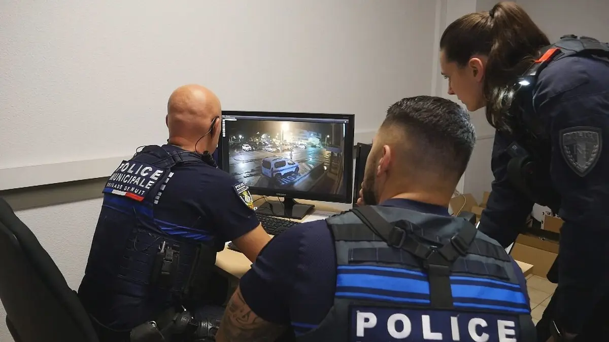 Visuel de 100 jours avec la police de la route Drogues, alcool, accidents : le quotidien de la police belge