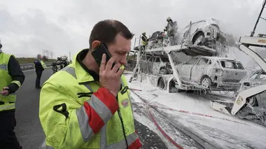 100 jours avec les dépanneurs de l'autoroute Accidents en série