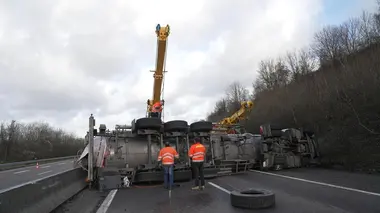 100 jours avec les dépanneurs de l'autoroute Intervention d'outre-tombe