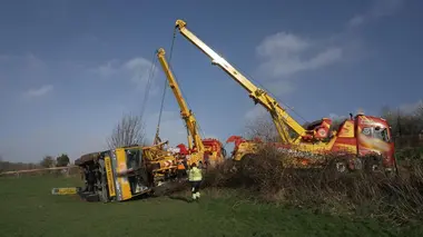100 jours avec les dépanneurs de l'autoroute Le camion dans la prairie