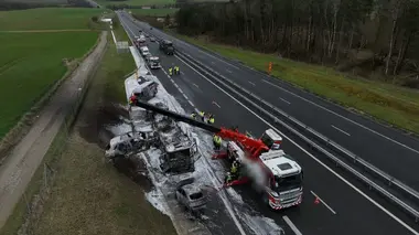 100 jours avec les dépanneurs de l'autoroute Le temps presse
