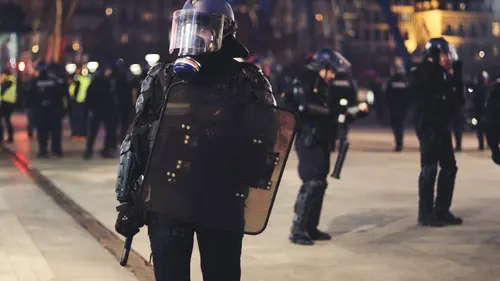 100 jours avec les gendarmes S01E01 Bagarre, alcool, violences : les gendarmes du Var en alerte