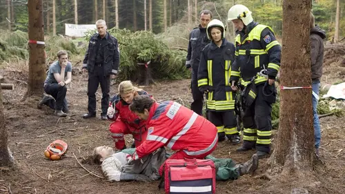 112 Unité d'urgence S01E69 Un nouveau pompier ?