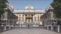 13 novembre - l'audience est levée