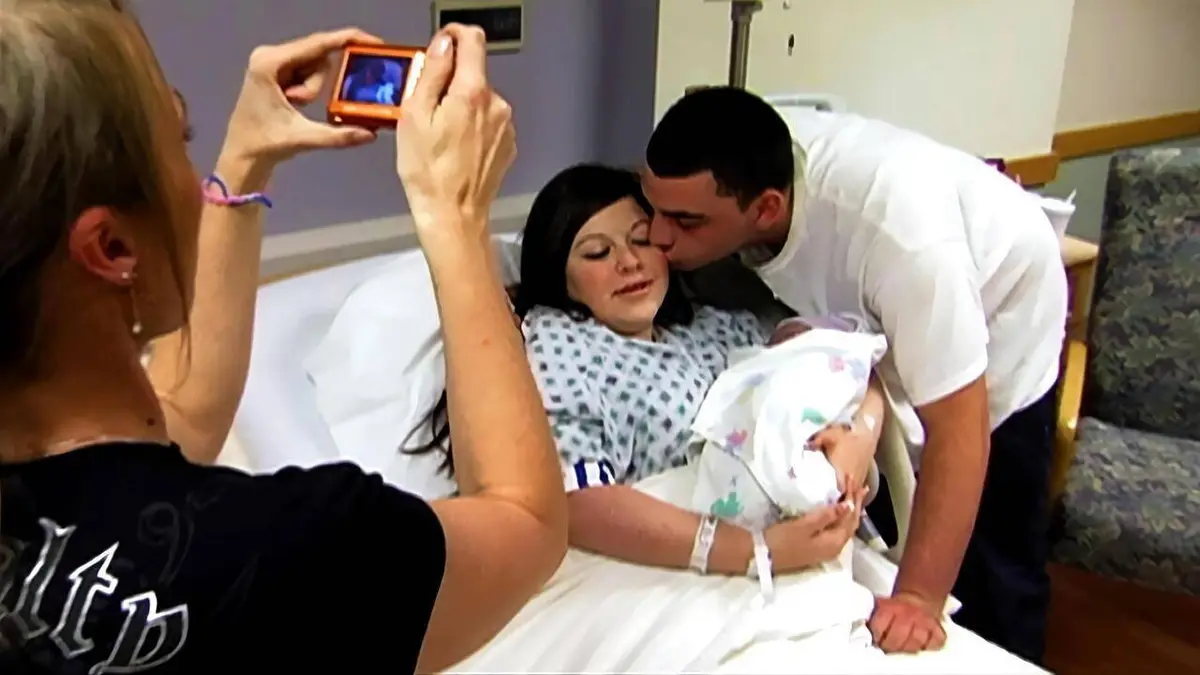 16 ans et enceinte S02E03 Valerie