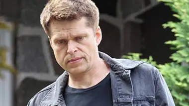19-2 S02E09
