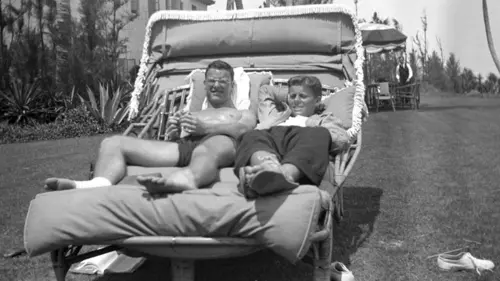 Épisodes de 1937 : la fin de l'innocence