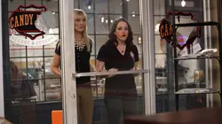 2 Broke Girls S02E15 Et la malédiction de la voyante en streaming
