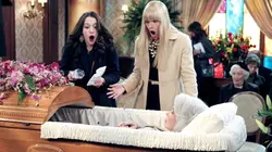 2 Broke Girls S03E11 Et la nounou de Caroline en streaming