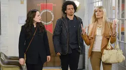 2 Broke Girls S03E20 Et les parents de Deke en streaming