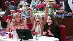 2 Broke Girls S03E23 Et les courses hippiques en streaming