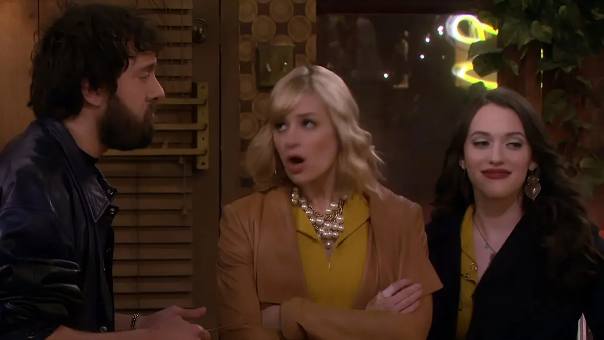 2 Broke Girls S04E09 Et le passé dans le rétroviseur