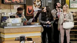 2 Broke Girls S06E21 Et la drague en conférence de presse en streaming