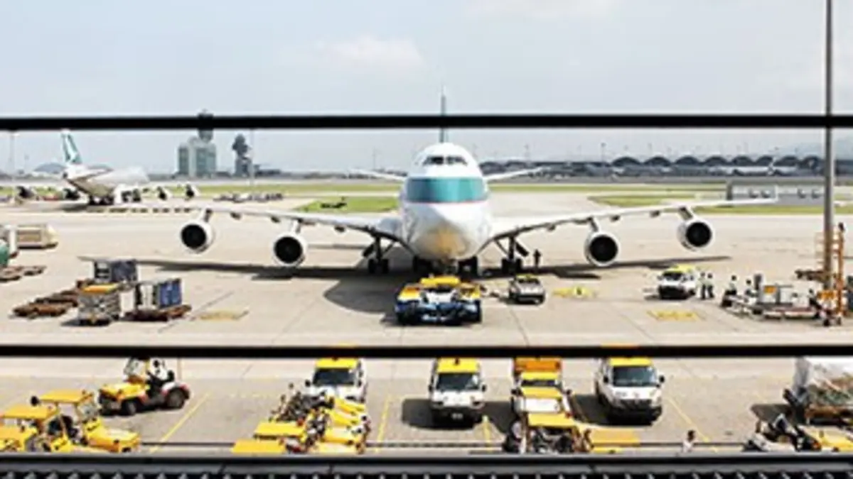 24 heures E01 Dans l'aéroport de Hong Kong