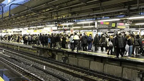 24 heures E03 Dans la gare de Shinjuku