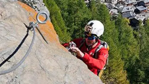 24 heures danger ! S01E05 Sur la corde raide