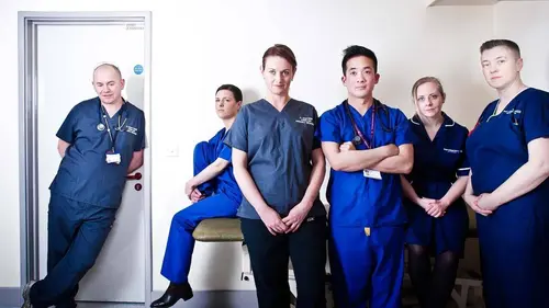 24 Uur In De ER S15E22 Saving grace