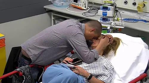 24 Uur In De ER S13E04 I will survive