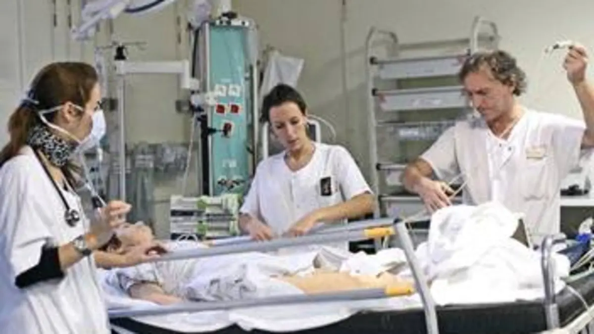 24H aux urgences S01E01 Cas troublants