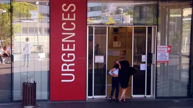 24H aux urgences S01E01 Cas troublants