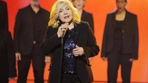 300 choeurs Les stars chantent leurs plus grands tubes