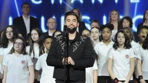 300 choeurs chantent leurs idoles