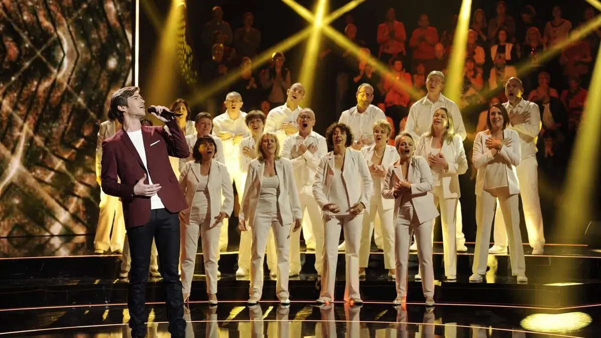 300 choeurs chantent les plus belles chansons d'amour Les plus belles chansons d'amour