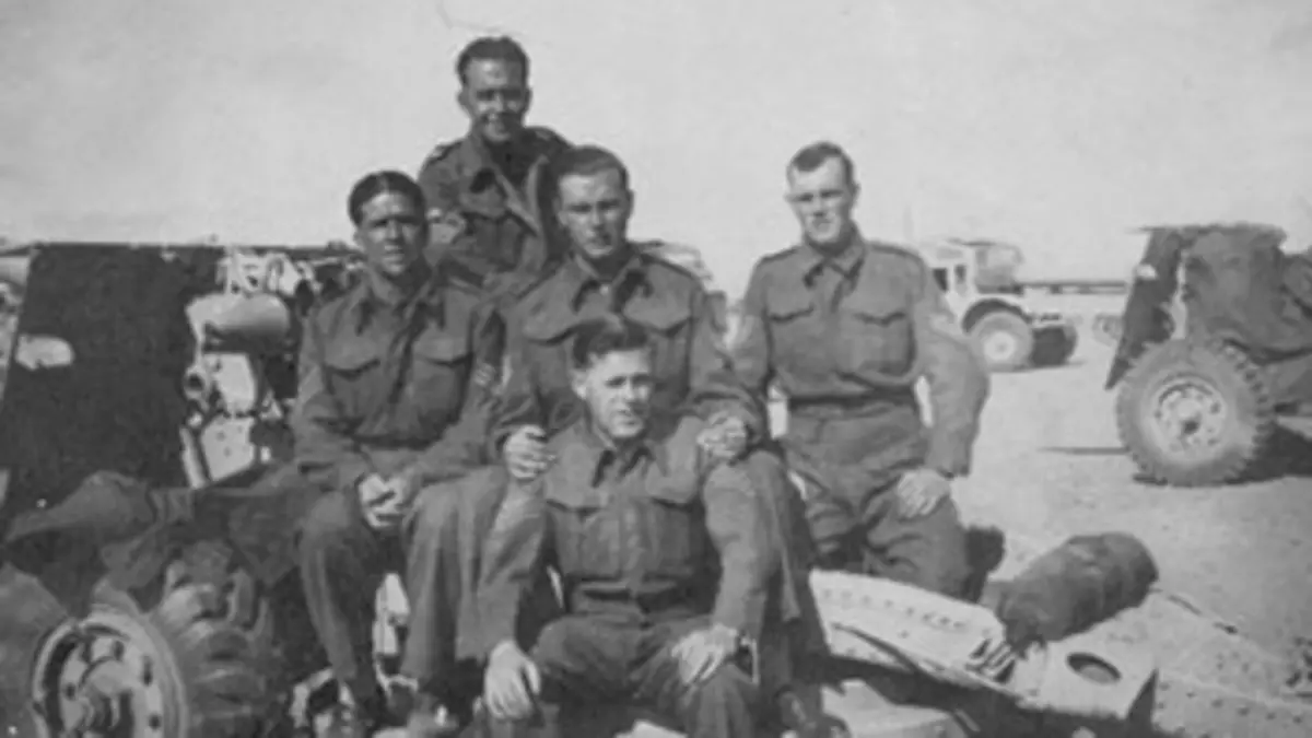 39-45 : missions impossibles E09 Les 242 jours de Tobrouk