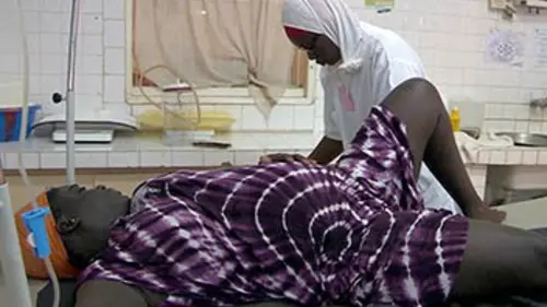 4 bébés par seconde S01E04 Médecins en action