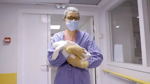 7 jours 7 nuits à la maternité S01E03 Sur le fil