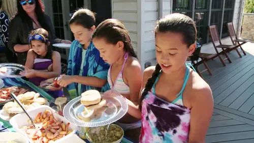 8 fois maman S04E05 Réouverture de la terrasse !