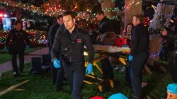 9-1-1 S02E10 C'est Noël !