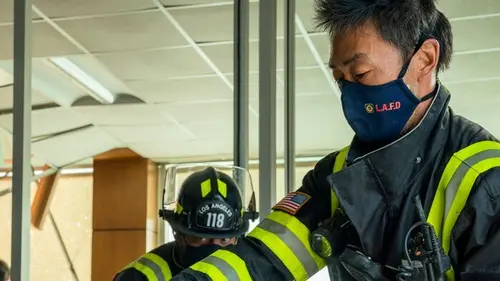 9-1-1 S04E01 Le monde a changé