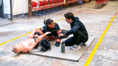 9-1-1: Lone Star S01E07 Le pompier qui murmurait à l'oreille des taureaux