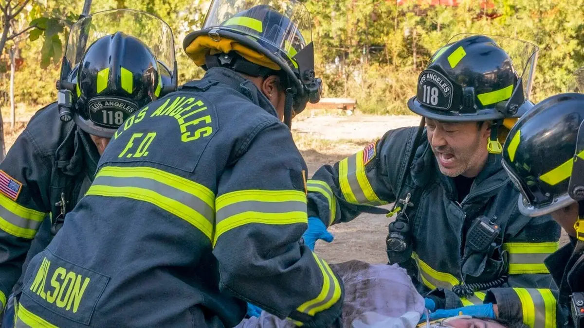 Visuel de 9-1-1 S02E11 Nouveaux départs