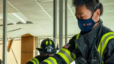 9-1-1 S04E01 Le monde a changé