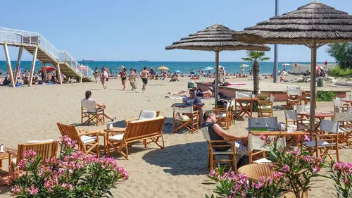 90' Enquêtes S14E302 Vacances All Inclusive : enquête sur la formule préférée des Français