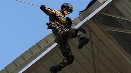 90' Enquêtes Saint-Cyr : dans l'enfer du stage commando