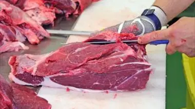Intoxications alimentaires, véganisme : la viande est-elle sans risque pour la santé ?