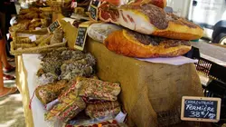 90' Enquêtes S13E284 Pièges à touristes et faux produits régionaux : comment éviter les arnaques ?