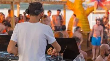 90' Enquêtes J-15 avant les vacances : Côte d'Azur et Corse en ébullition