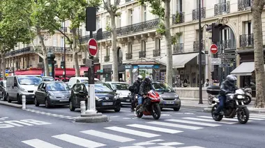 90' Enquêtes S12E249 Courses-poursuites, excès de vitesse : les nouveaux chauffards de Paris