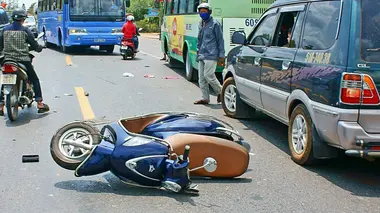 90' Enquêtes S13E02 Excès de vitesse et vols organisés : les deux-roues sont-ils devenus fous ?
