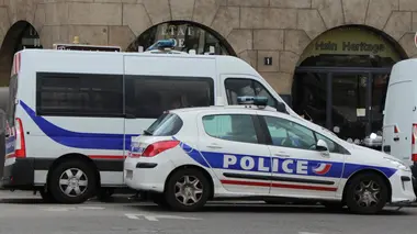 90' Enquêtes S15E25 Crs de l'autoroute : fous du volant, go fast et courses pour