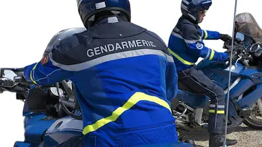 90' Enquêtes S16E347 Courses-poursuites et fous du volant : plongée avec les motards de la police parisienne