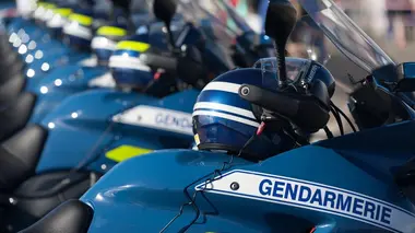 90' Enquêtes S16E352 Go fast, braqueurs et forcenés : au coeur des opérations secrètes du GIGN
