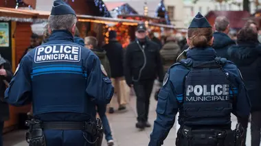 90' Enquêtes S18E398 Eté de tous les dangers pour les gendarmes de Provence