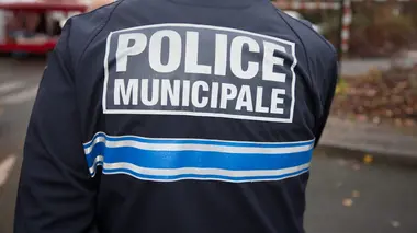 90' Enquêtes S18E408 Cambriolages, vols et agressions : tension pour les policiers d'Avignon